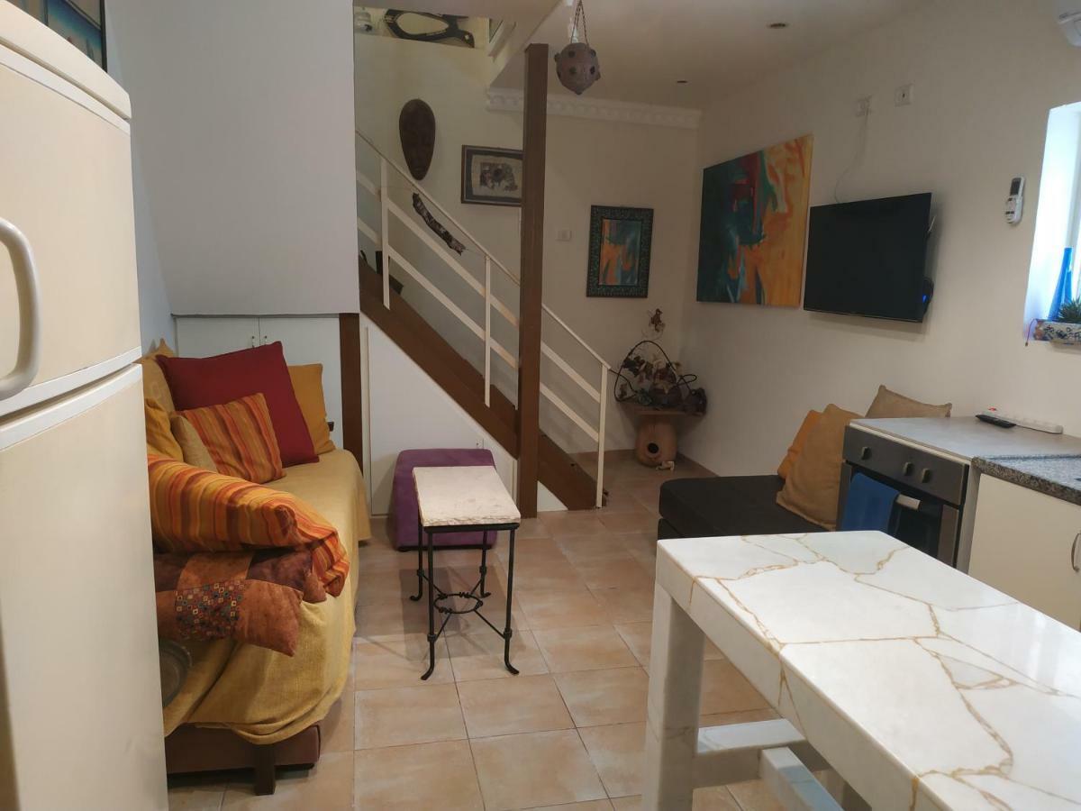 Studio Apt Great Location Heart Of Downtown District Appartement Haifa Buitenkant foto